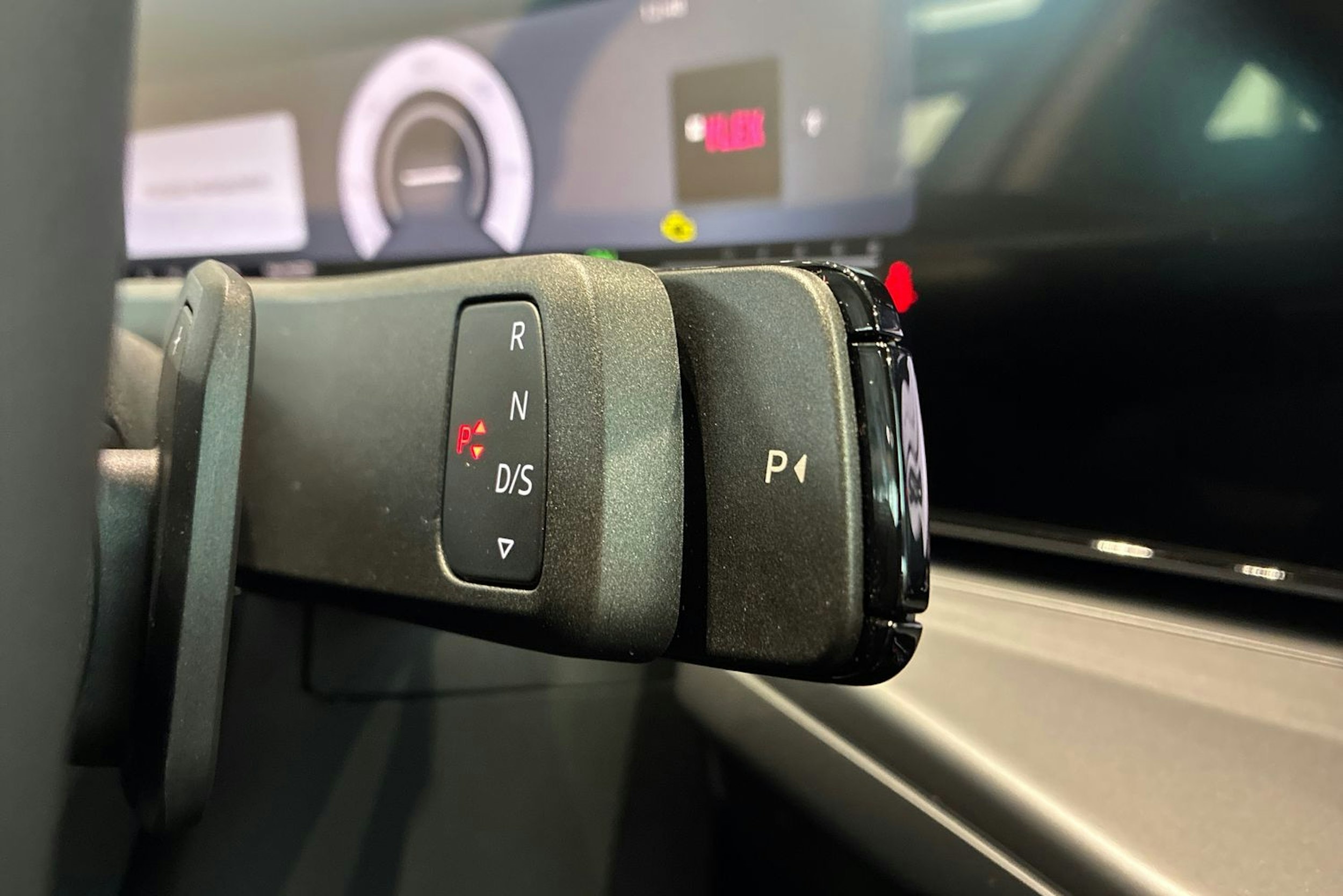 valkoinen Audi Q3 2026 kuva 18.