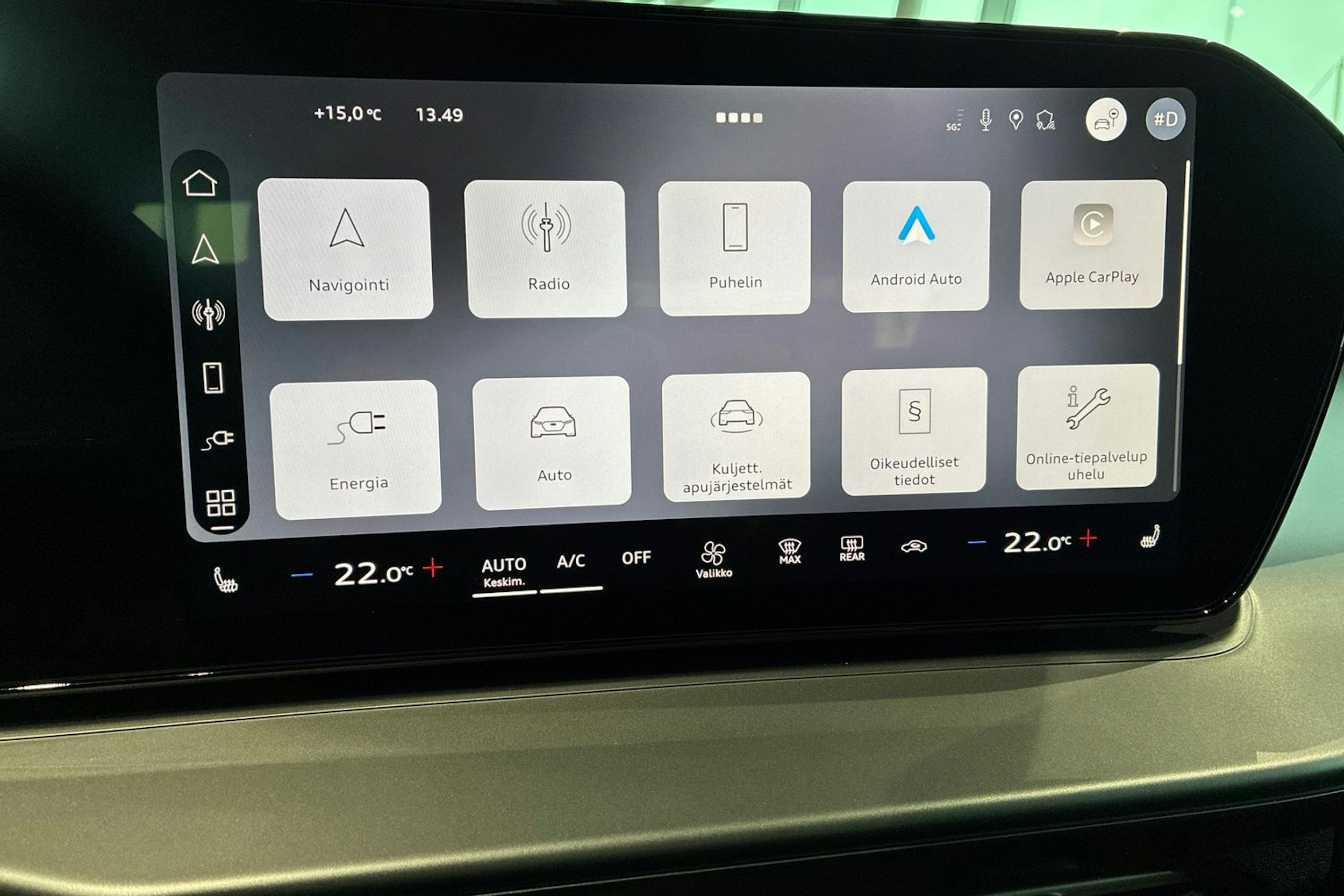 valkoinen Audi Q3 2026 kuva 21.