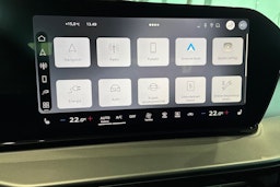 valkoinen Audi Q3 2026 kuva 21.