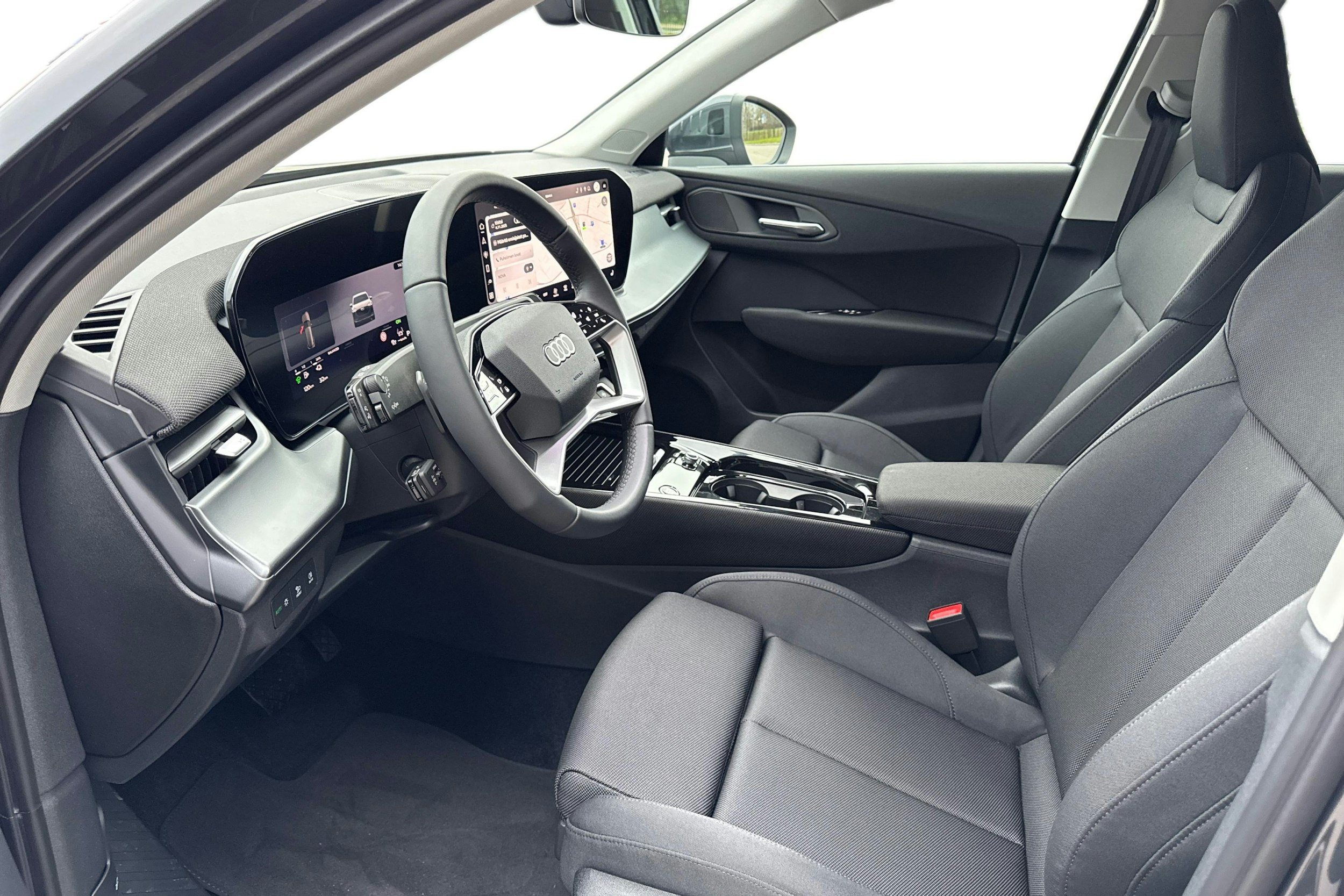 harmaa Audi Q3 2026 kuva 6.