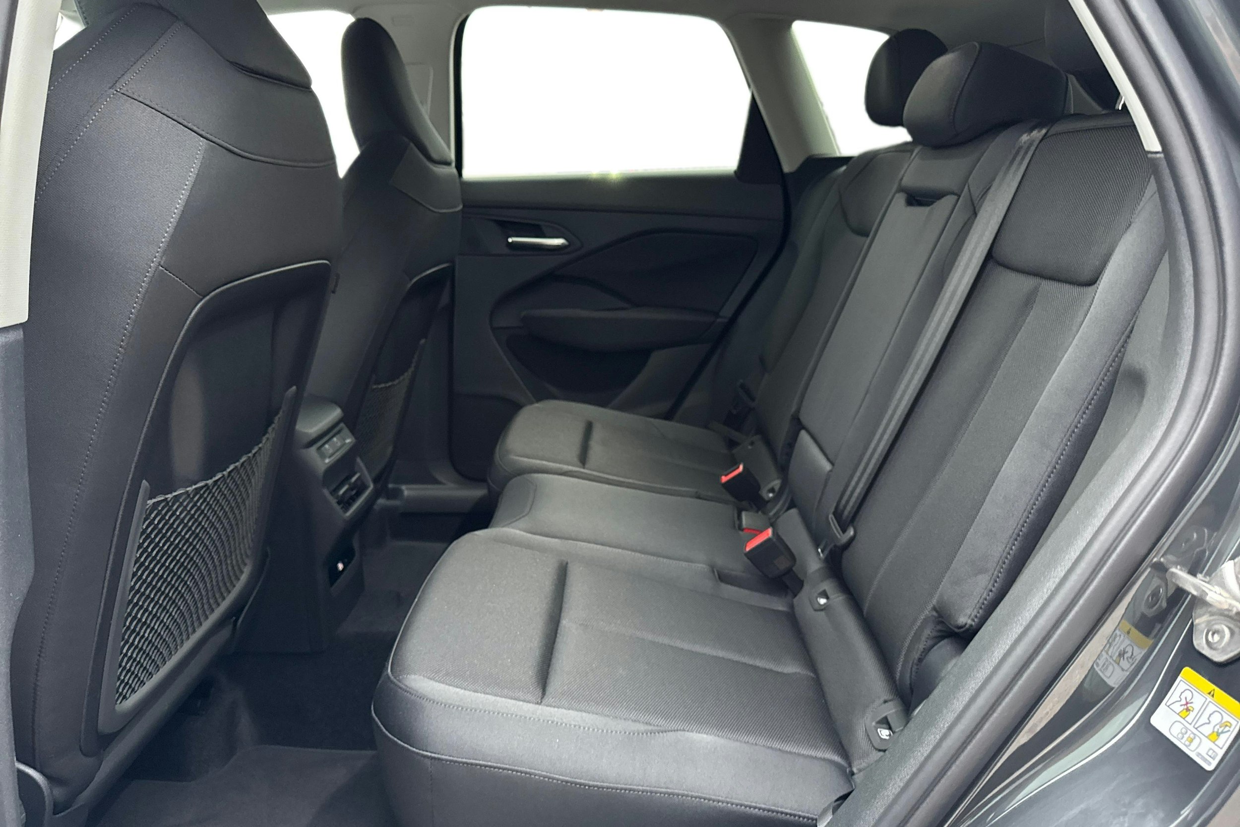 harmaa Audi Q3 2026 kuva 8.