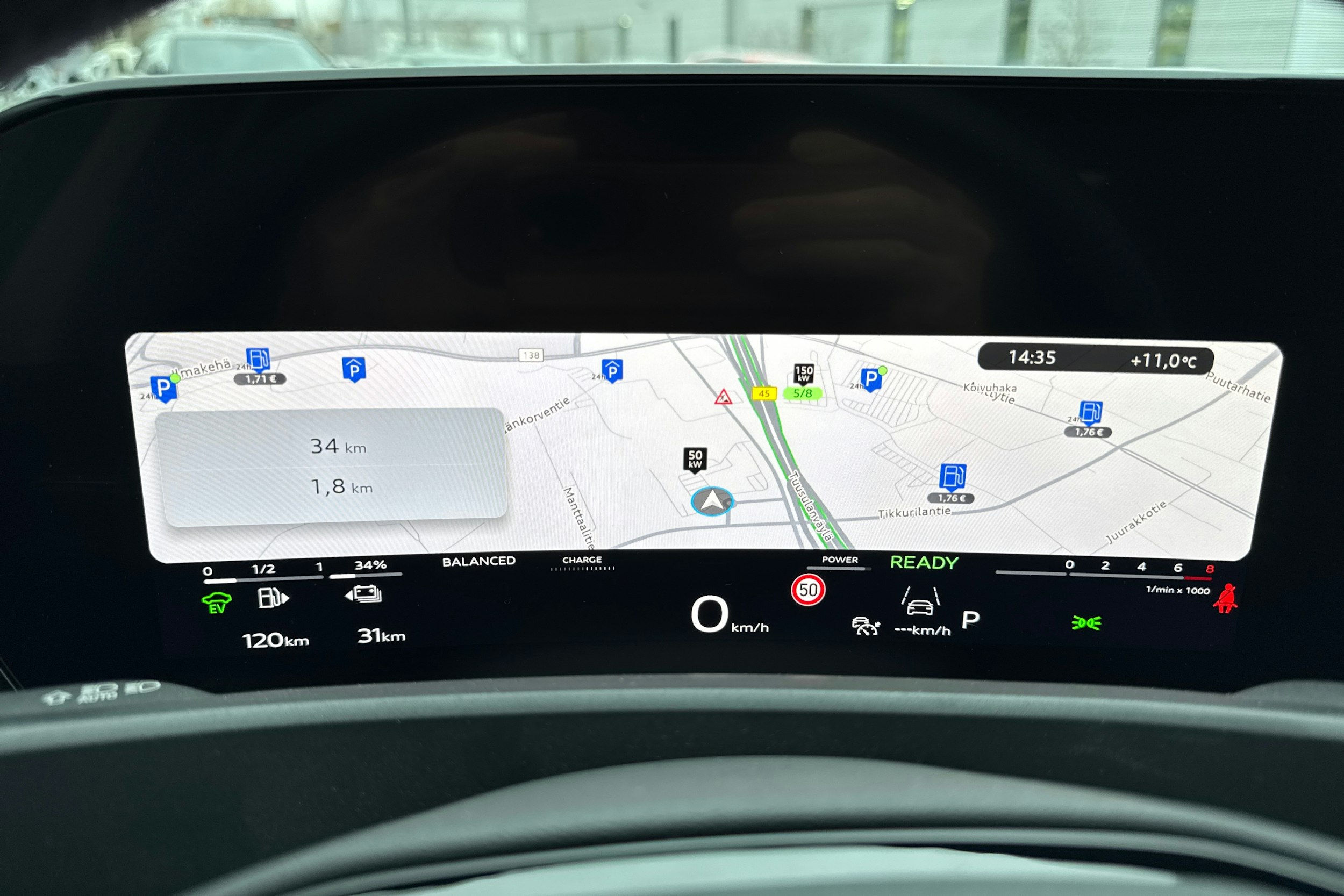 harmaa Audi Q3 2026 kuva 11.