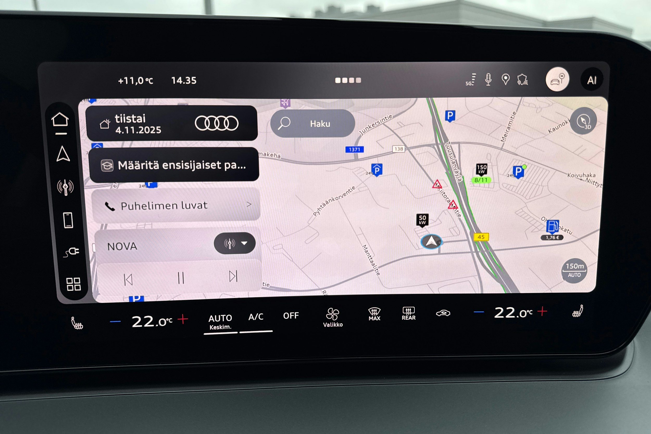 harmaa Audi Q3 2026 kuva 12.