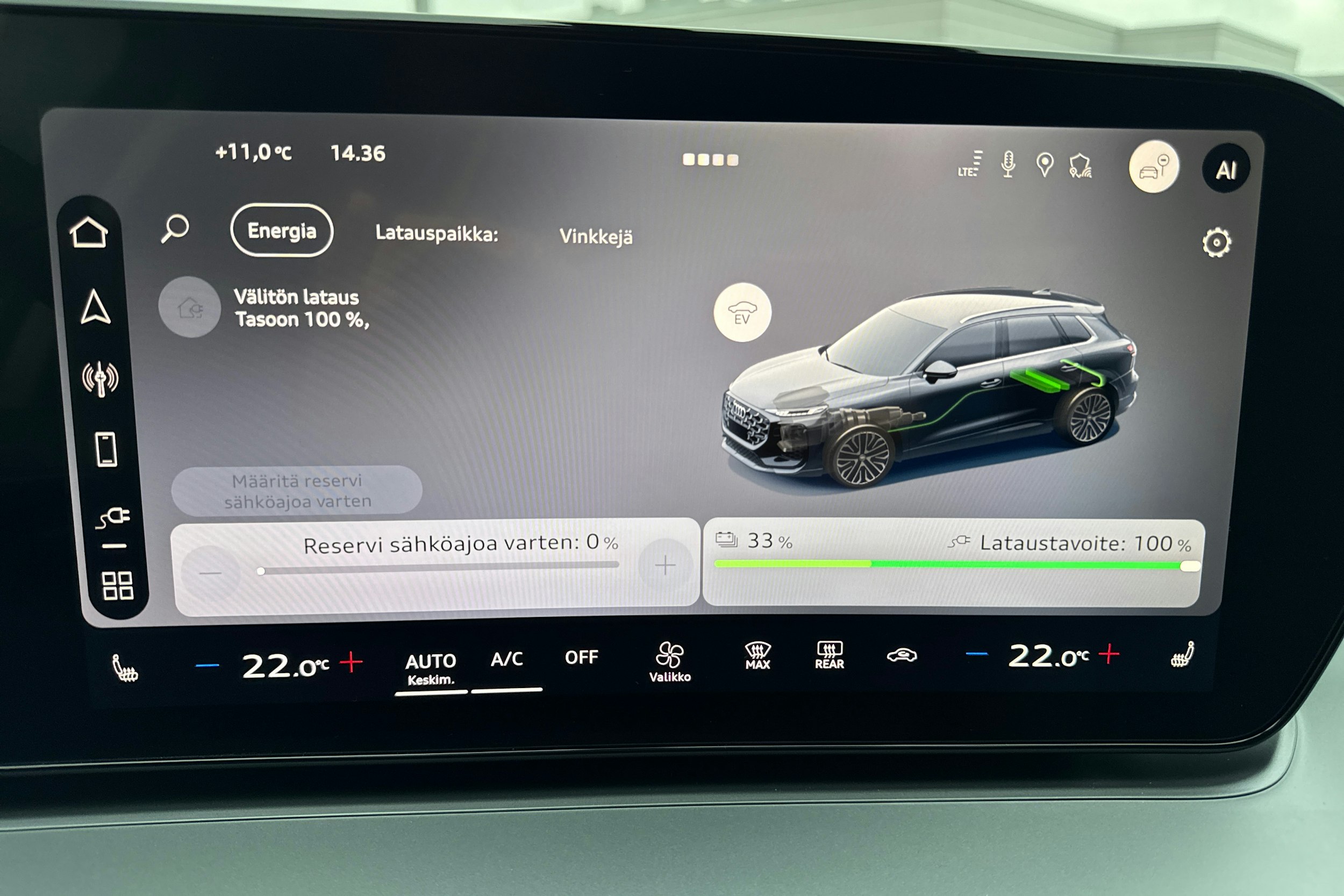 harmaa Audi Q3 2026 kuva 13.