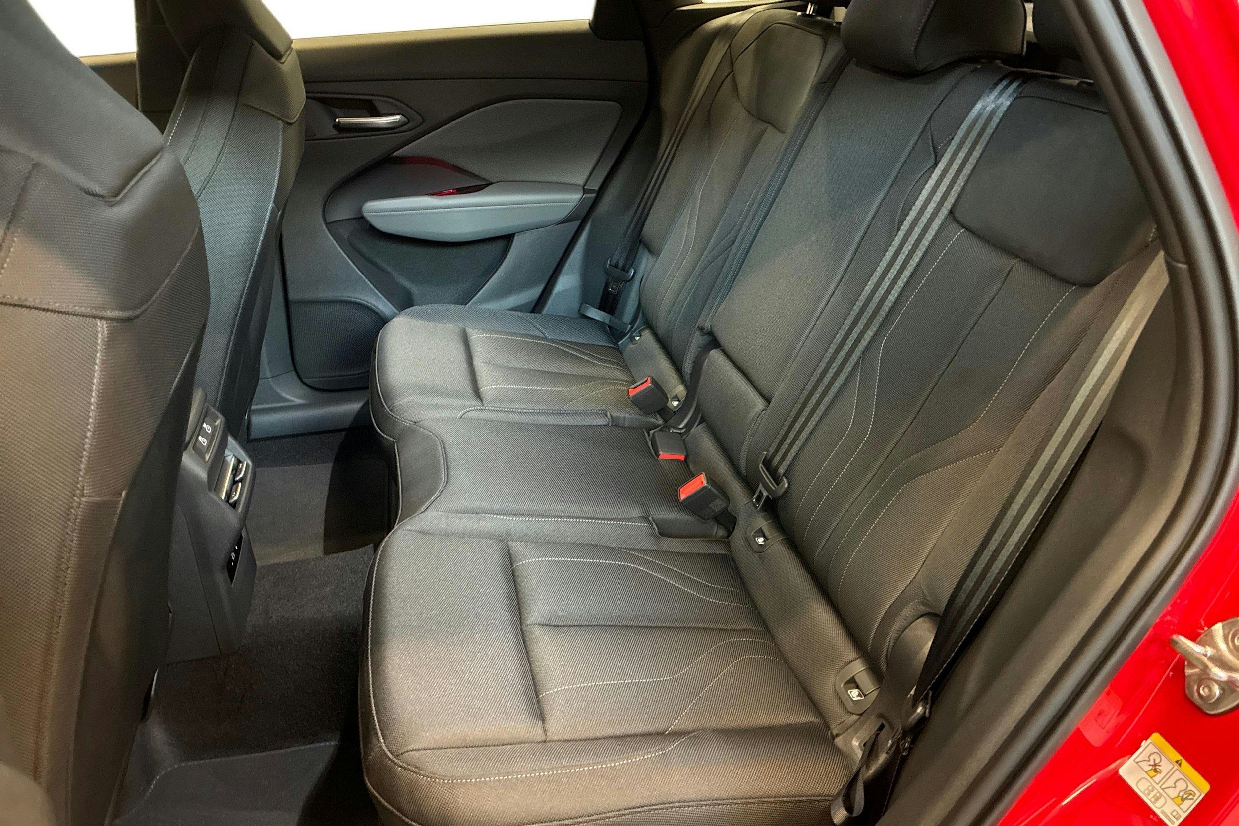 punainen Audi Q3 2026 kuva 8.