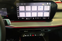 punainen Audi Q3 2026 kuva 12.