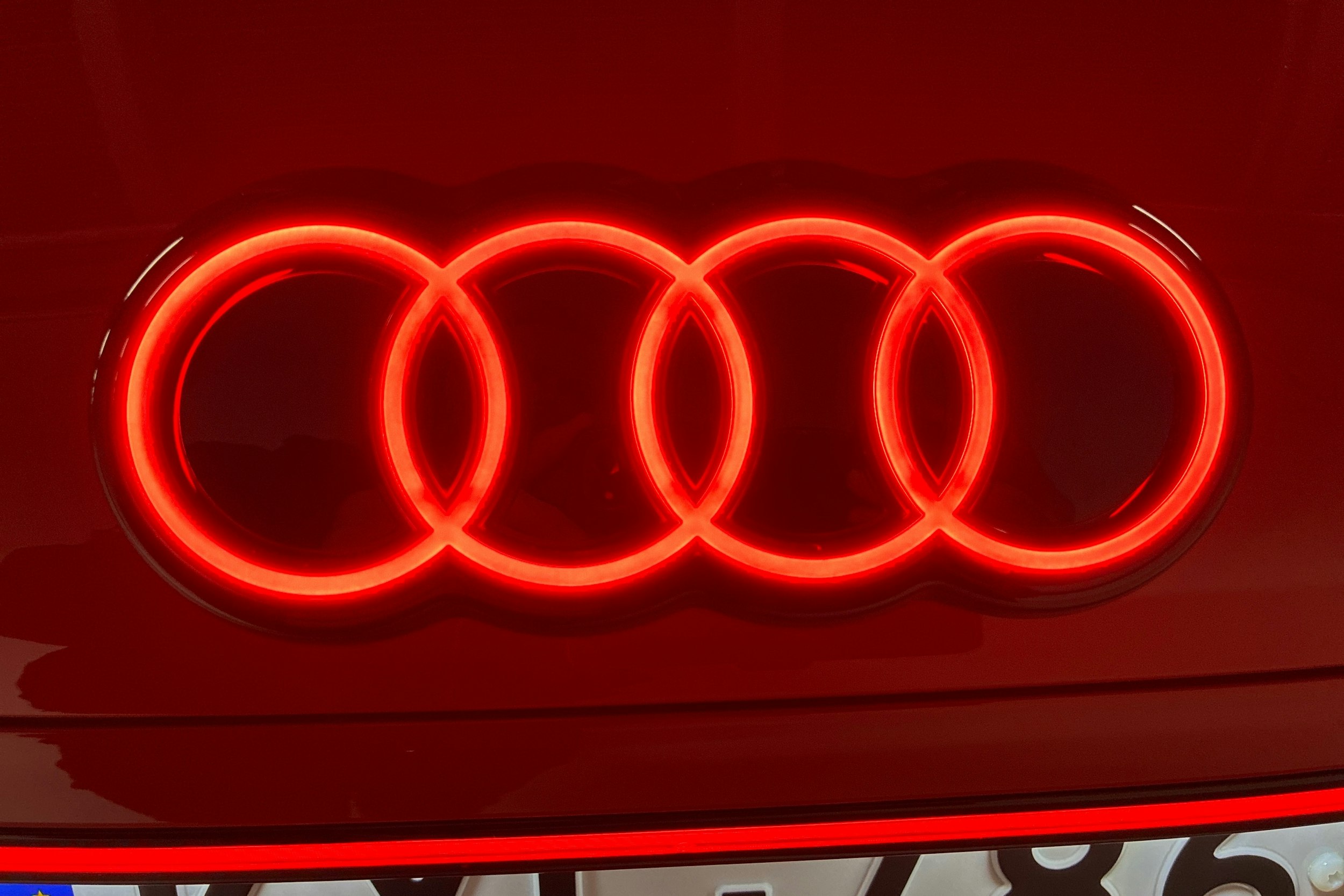 punainen Audi Q3 2026 kuva 14.