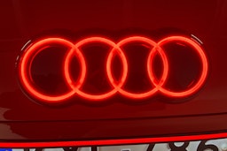 punainen Audi Q3 2026 kuva 14.