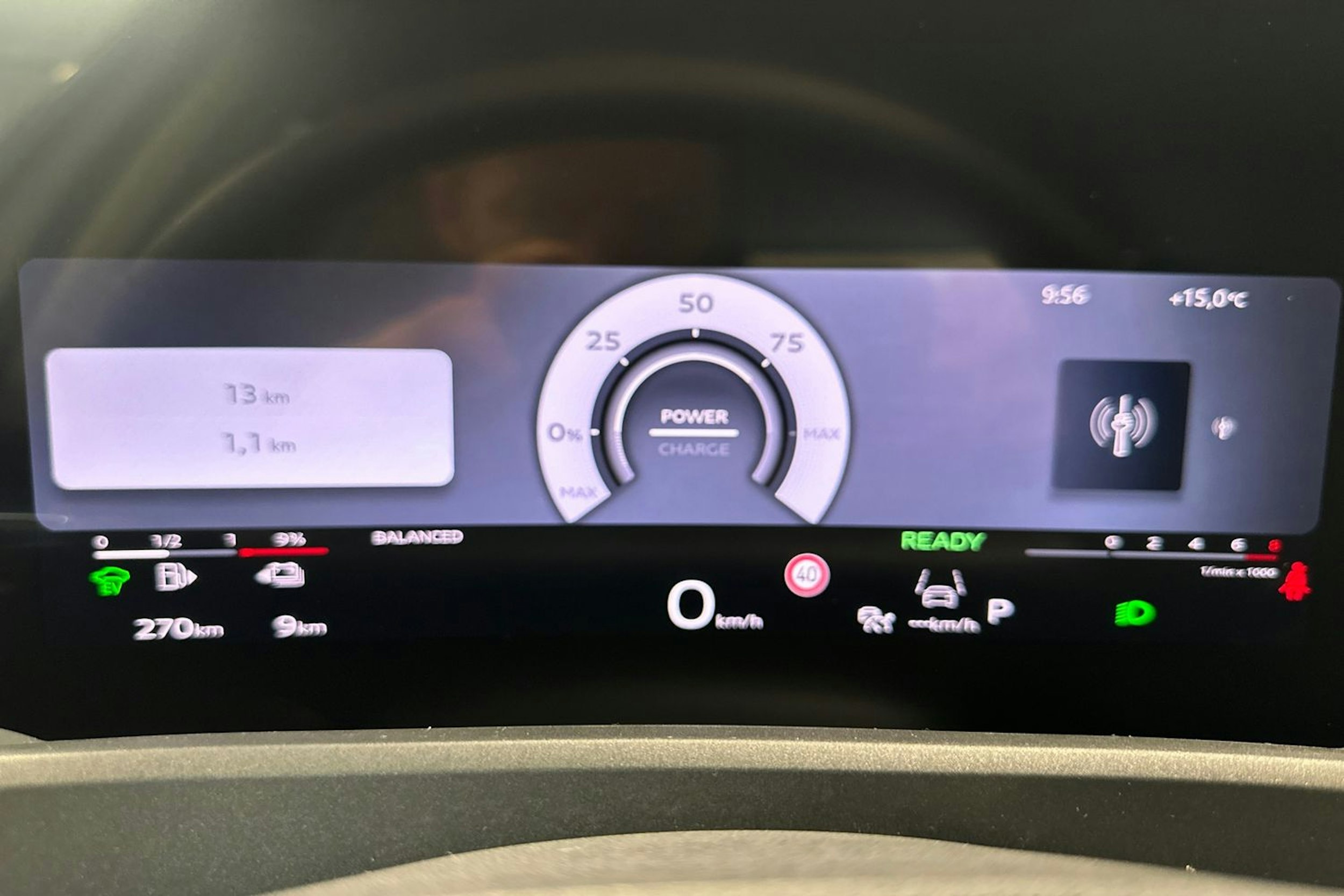 valkoinen Audi Q3 2026 kuva 7.