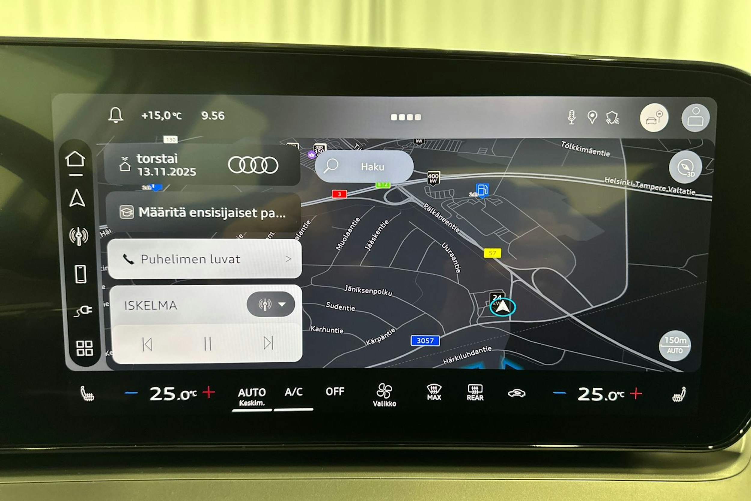 valkoinen Audi Q3 2026 kuva 12.