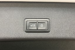 valkoinen Audi Q3 2026 kuva 19.