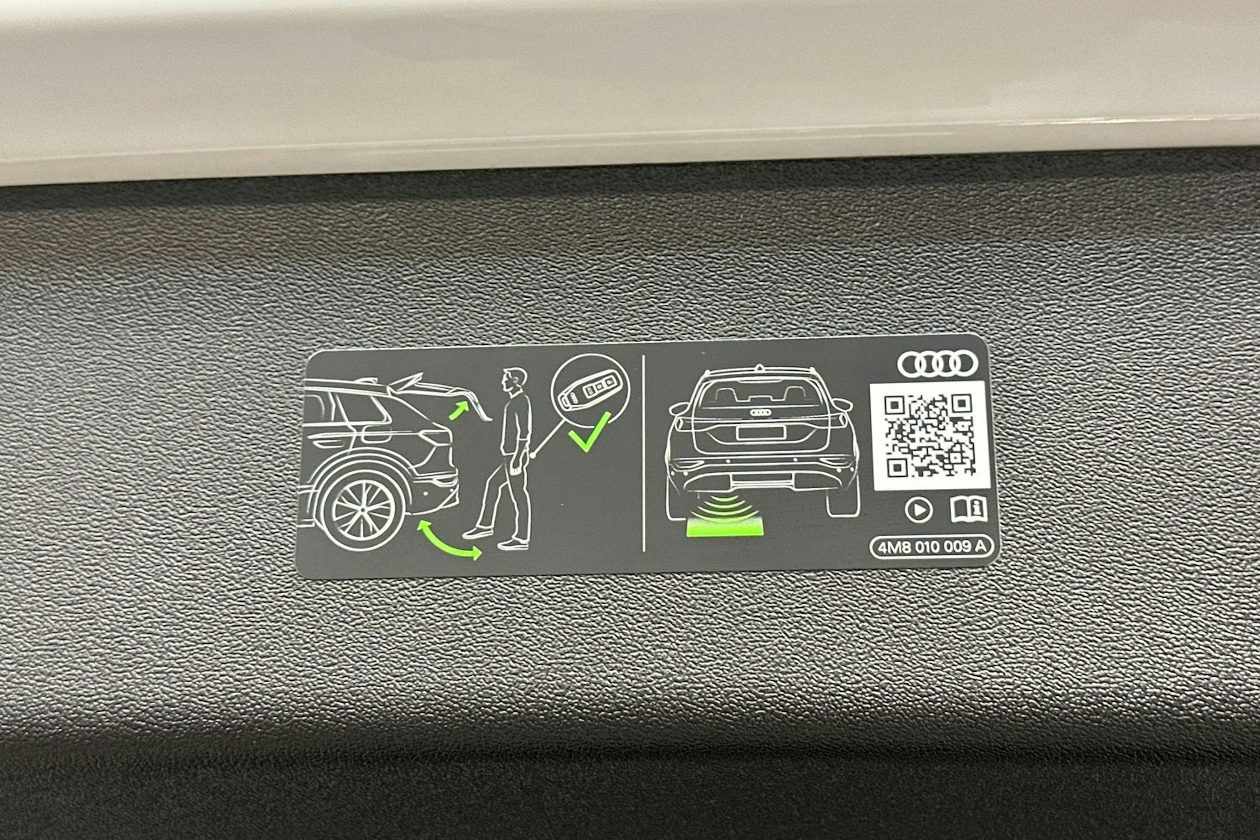 valkoinen Audi Q3 2026 kuva 20.