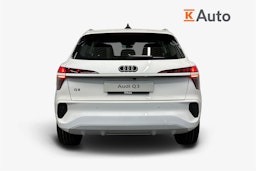 valkoinen Audi Q3 2026 kuva 23.