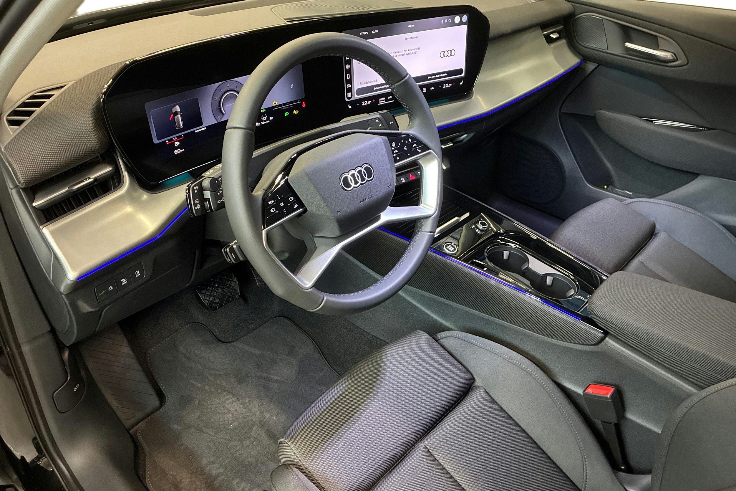 musta Audi Q3 2026 kuva 6.