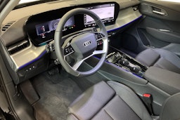 musta Audi Q3 2026 kuva 6.