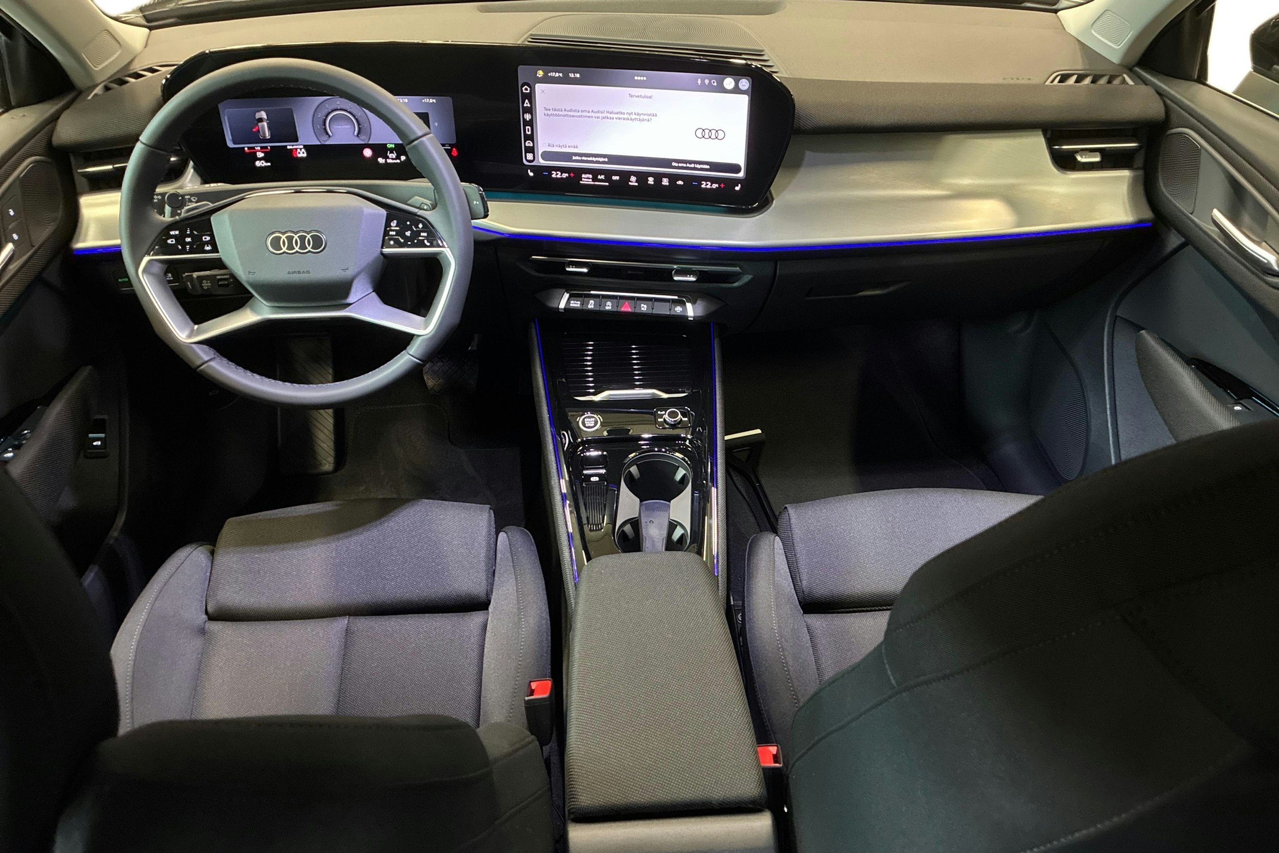 musta Audi Q3 2026 kuva 7.