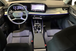 musta Audi Q3 2026 kuva 7.