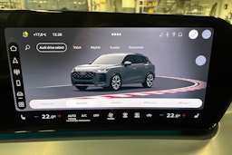 musta Audi Q3 2026 kuva 12.