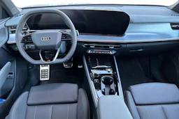 musta Audi Q3 2026 kuva 7.