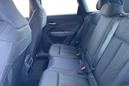 musta Audi Q3 2026 kuva 8.