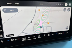 musta Audi Q3 2026 kuva 12.