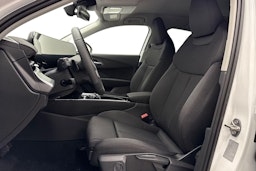 valkoinen Audi Q3 2026 kuva 8.