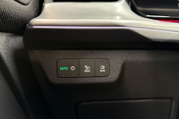 valkoinen Audi Q3 2026 kuva 18.