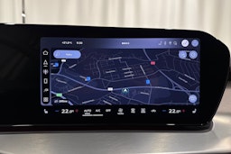 valkoinen Audi Q3 2026 kuva 24.