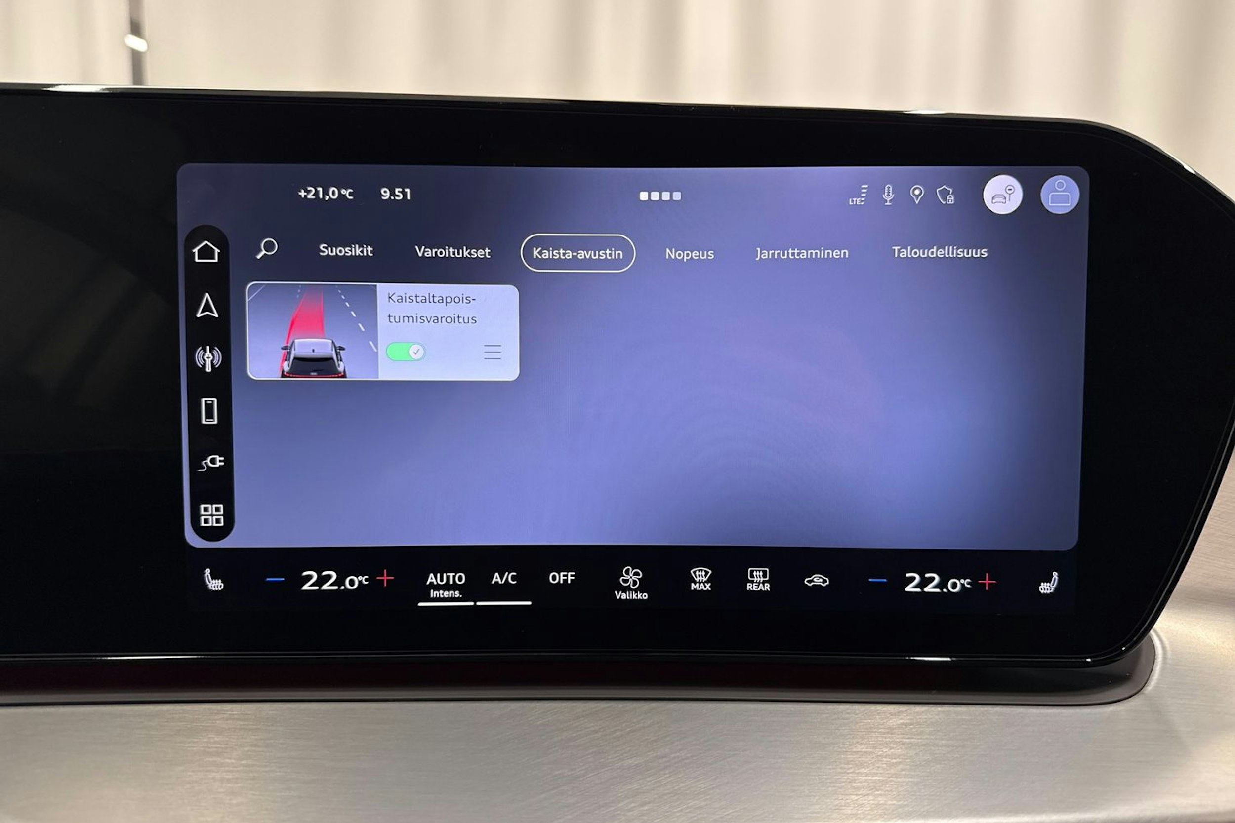 valkoinen Audi Q3 2026 kuva 27.