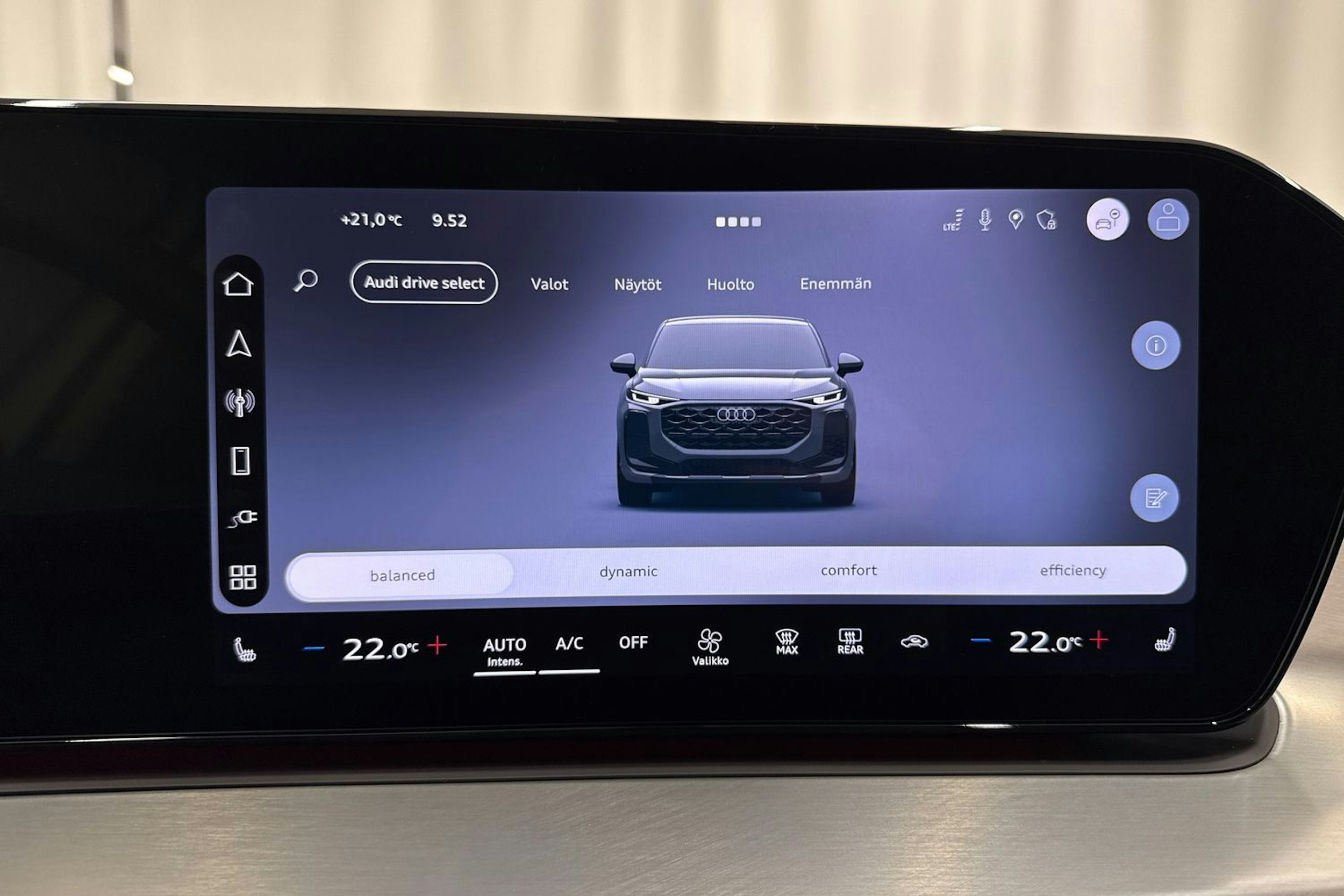 valkoinen Audi Q3 2026 kuva 31.