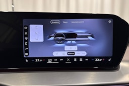 valkoinen Audi Q3 2026 kuva 32.