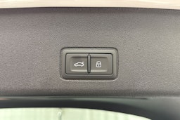 valkoinen Audi Q3 2026 kuva 34.