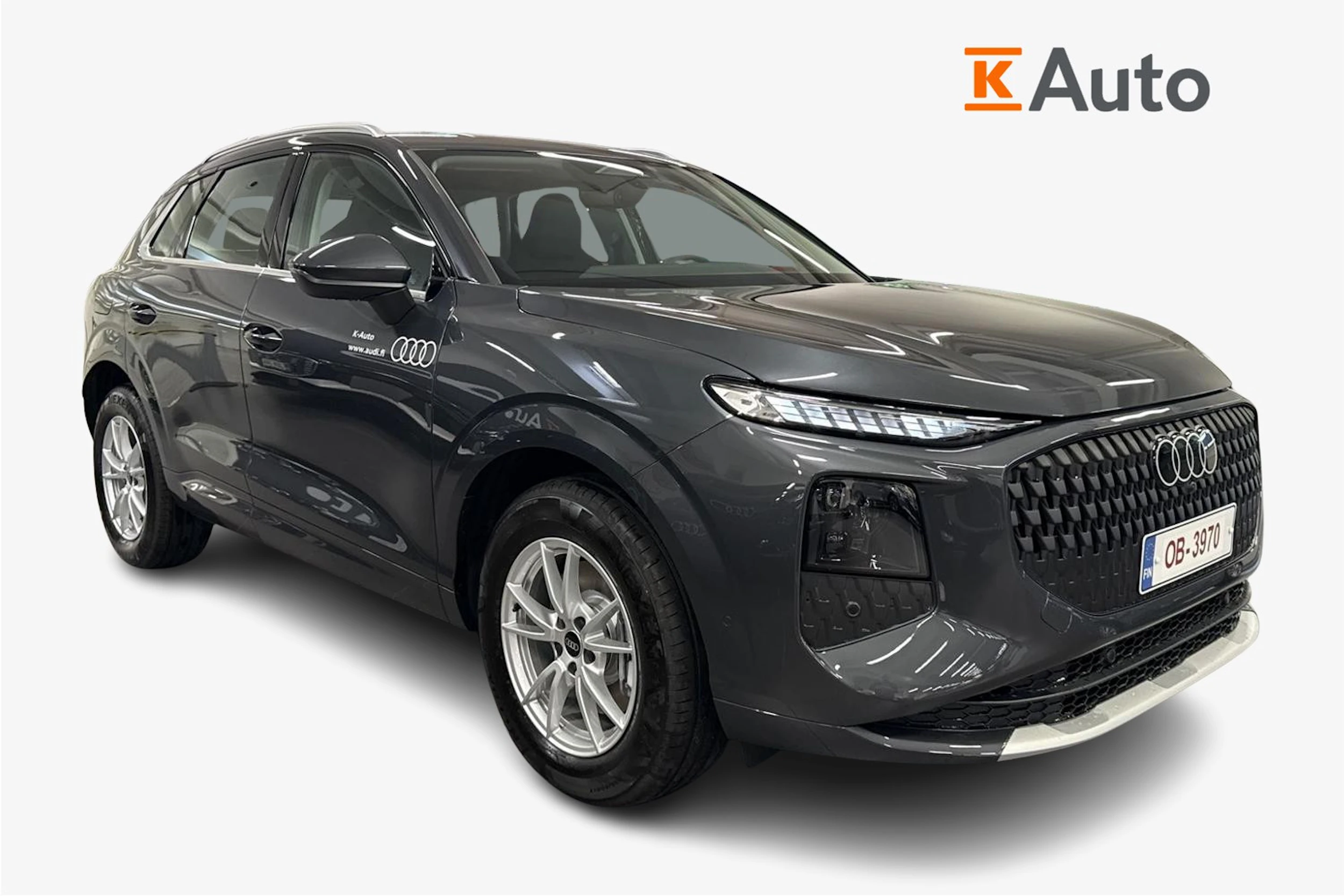 met. harmaa Audi Q3 2026 kuva 1.