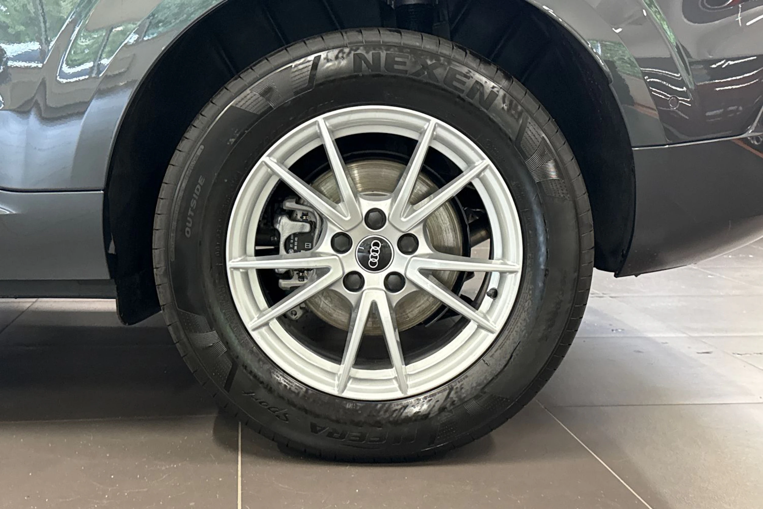 met. harmaa Audi Q3 2026 kuva 10.