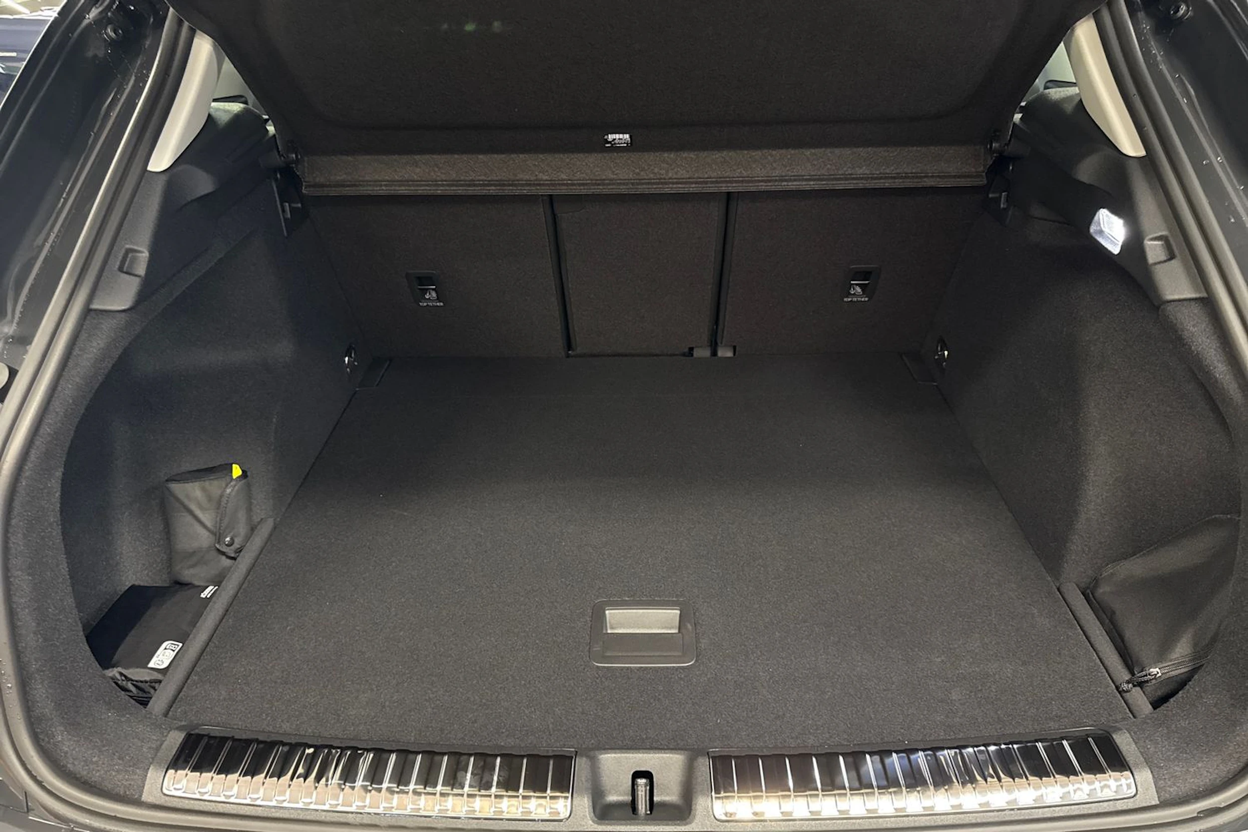 met. harmaa Audi Q3 2026 kuva 11.