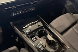 met. sininen Audi Q3 2026 kuva 14.