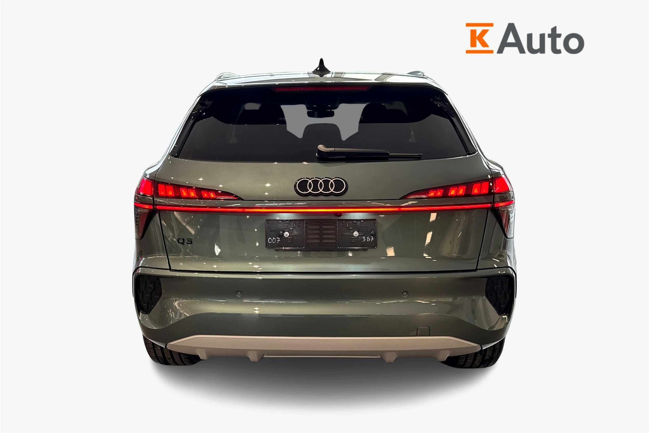 vihreä Audi Q3 2026 kuva 3.