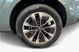 vihreä Audi Q3 2026 kuva 9.