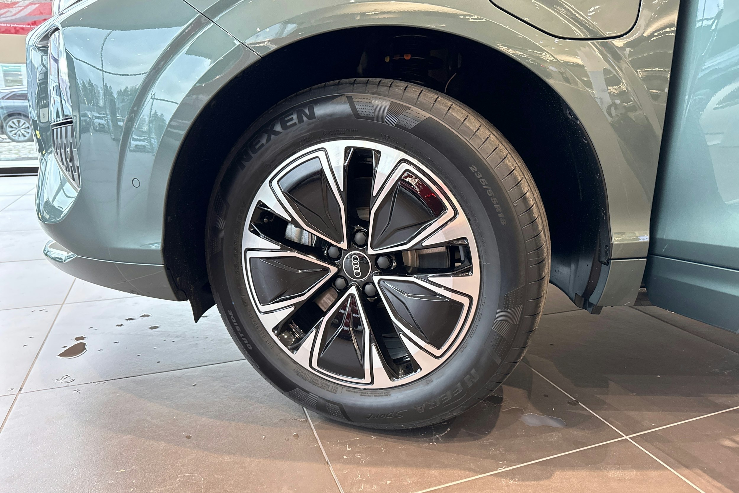 vihreä Audi Q3 2026 kuva 10.