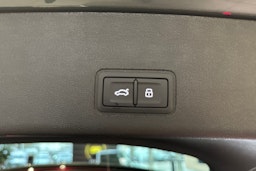 vihreä Audi Q3 2026 kuva 16.