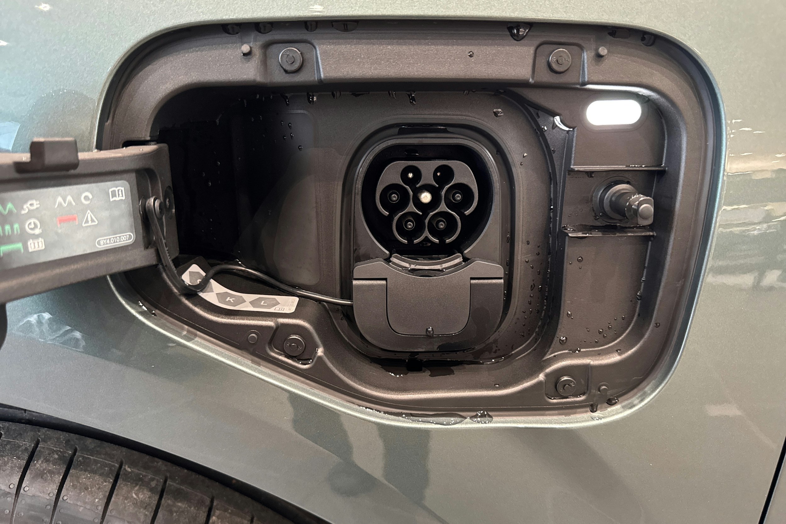 vihreä Audi Q3 2026 kuva 17.