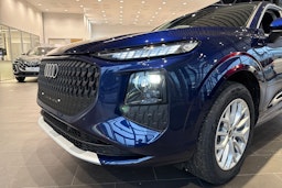 met. sininen Audi Q3 2026 kuva 10.