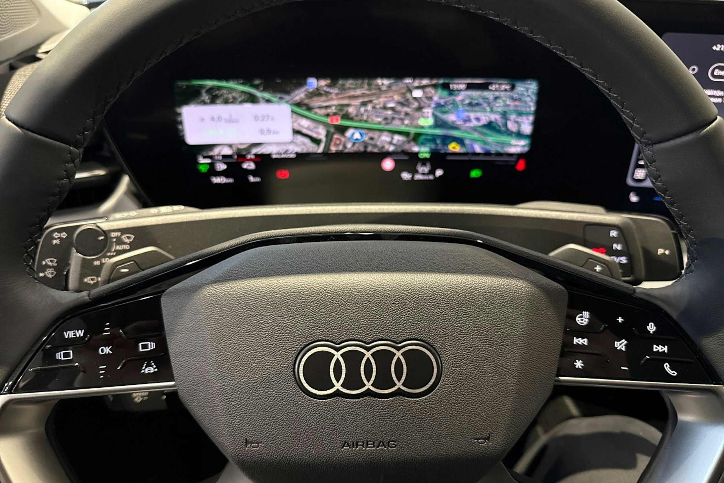 met. sininen Audi Q3 2026 kuva 20.