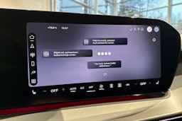 met. sininen Audi Q3 2026 kuva 19.