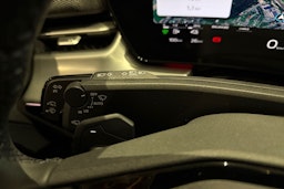 met. sininen Audi Q3 2026 kuva 22.