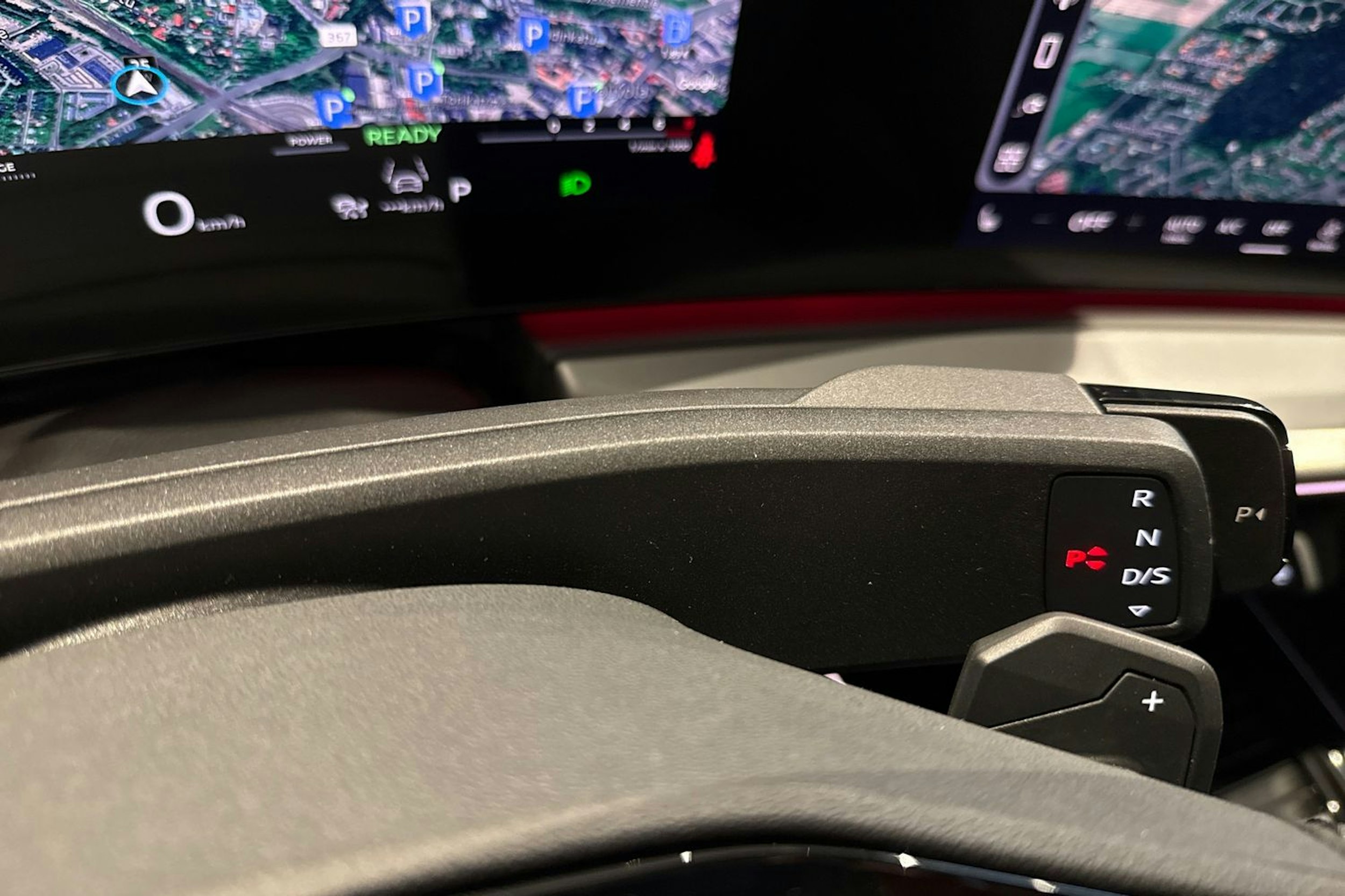 met. sininen Audi Q3 2026 kuva 23.