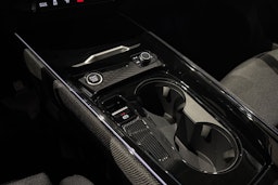 met. sininen Audi Q3 2026 kuva 25.