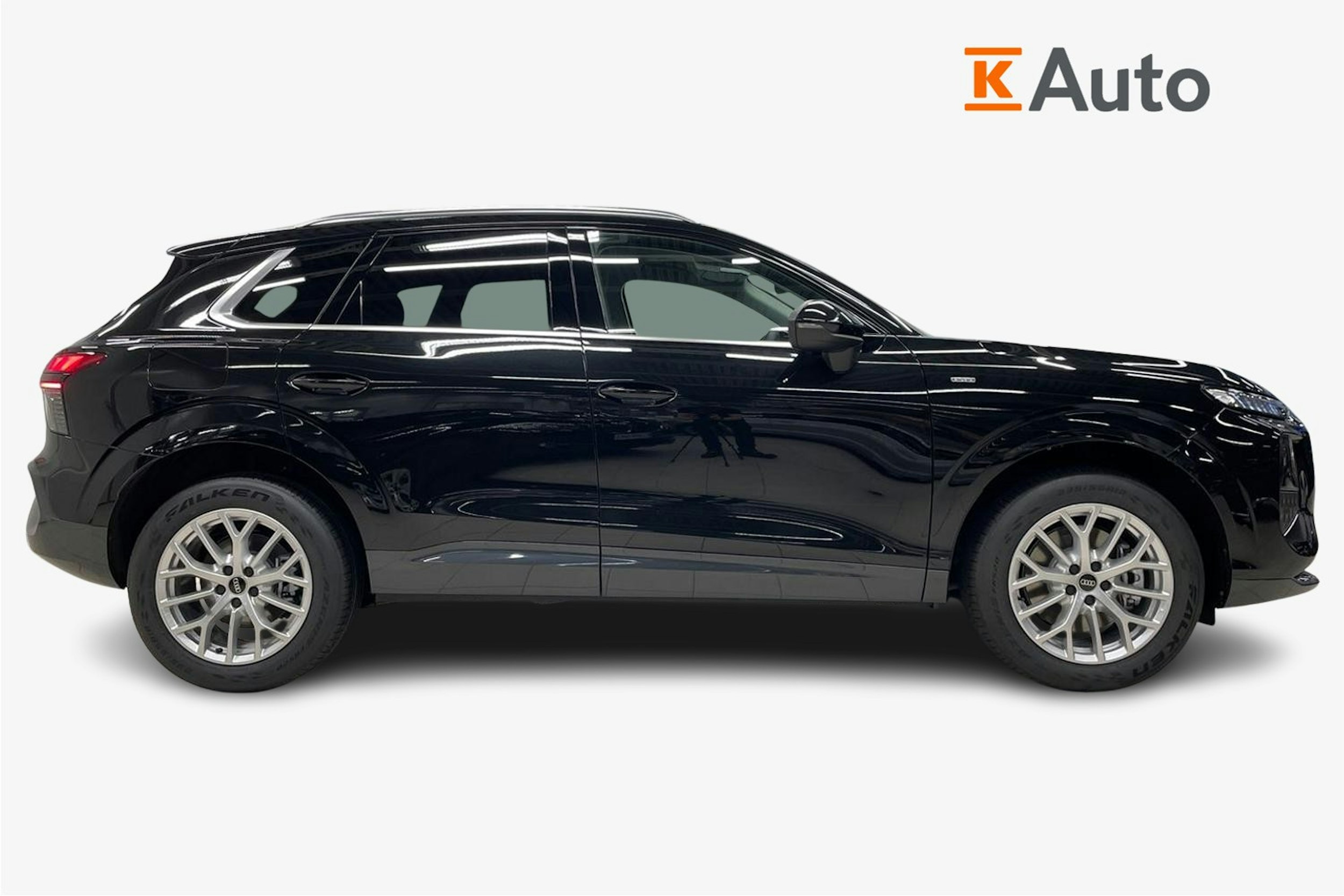 met. musta Audi Q3 2026 kuva 5.