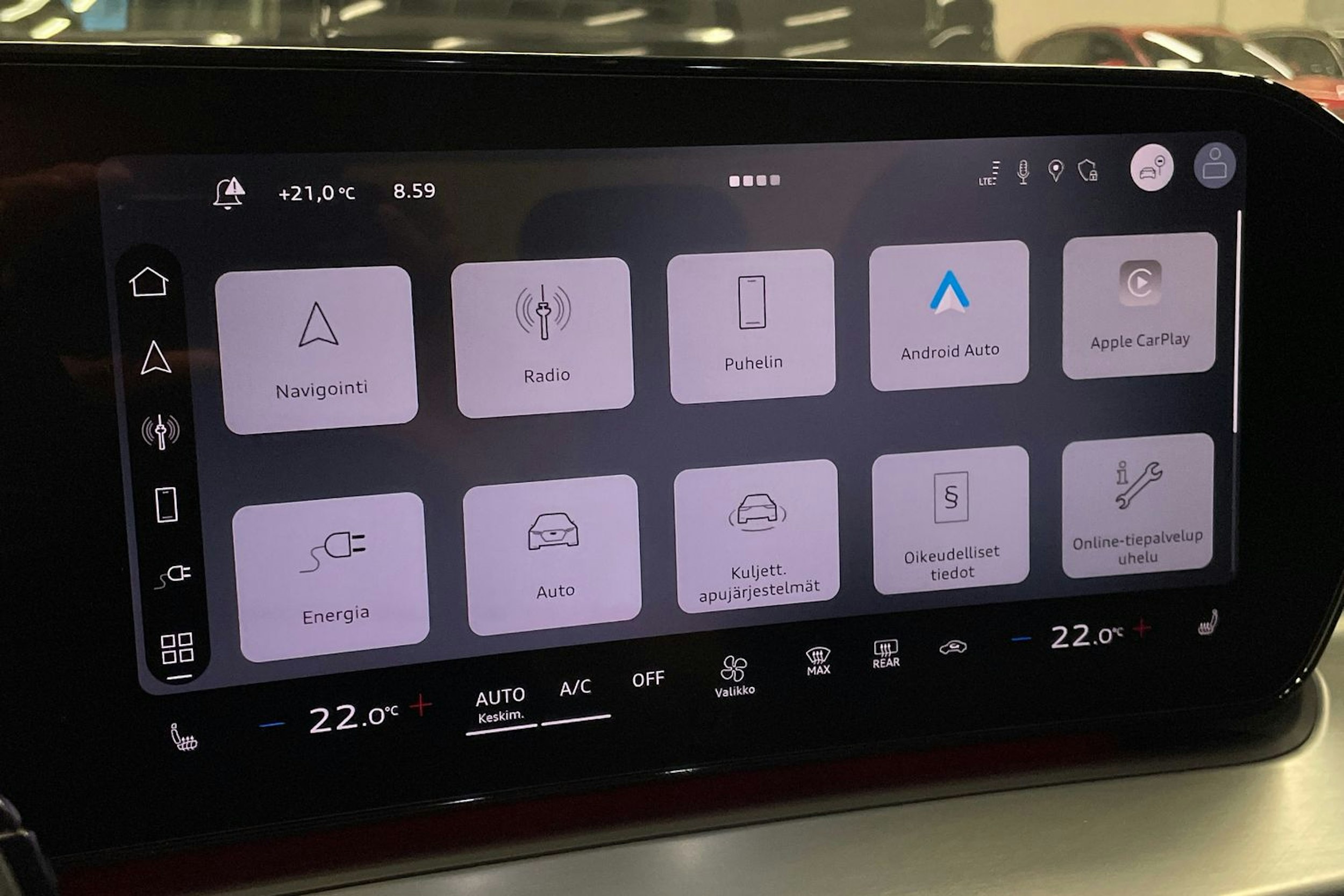 met. musta Audi Q3 2026 kuva 20.