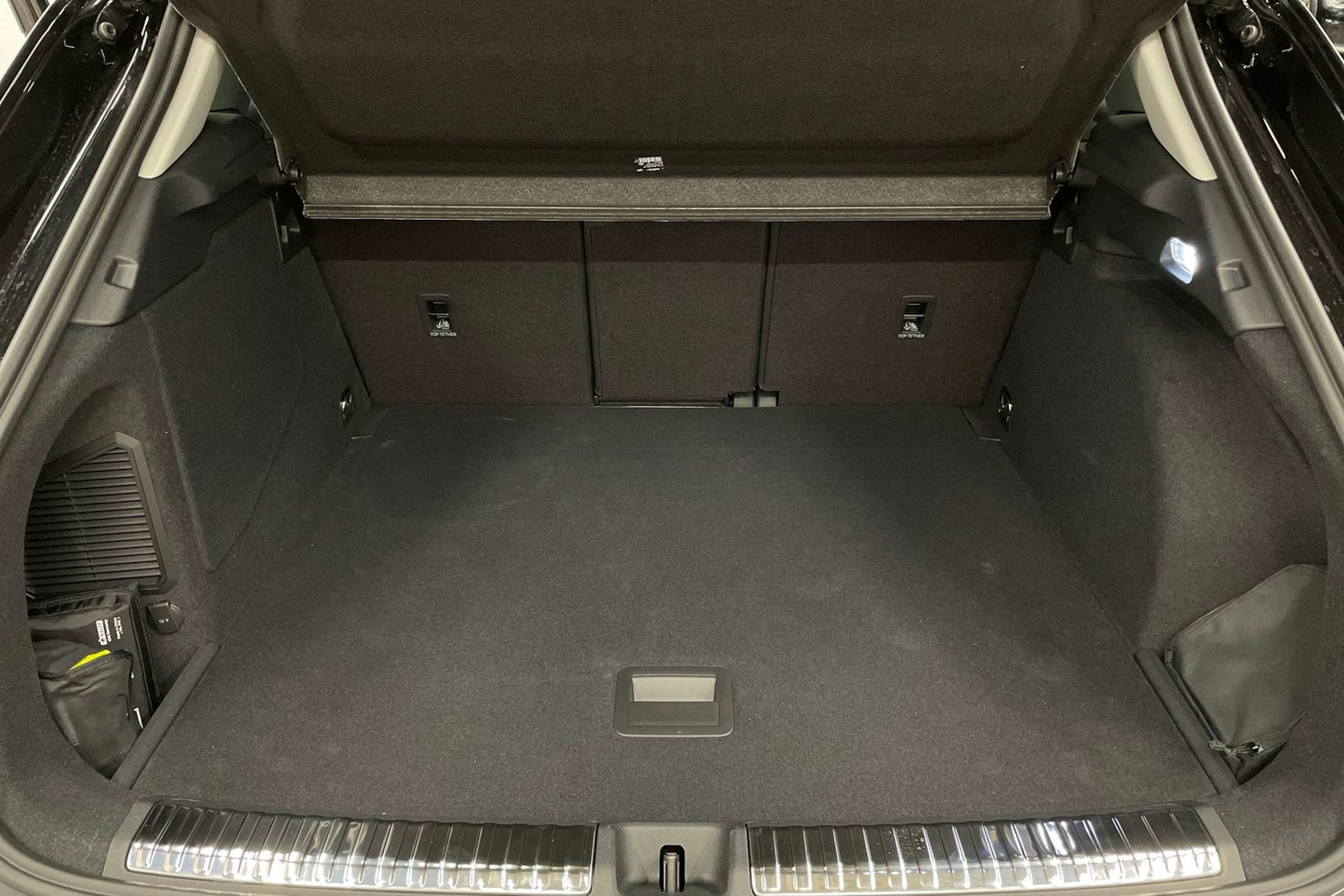 met. musta Audi Q3 2026 kuva 23.